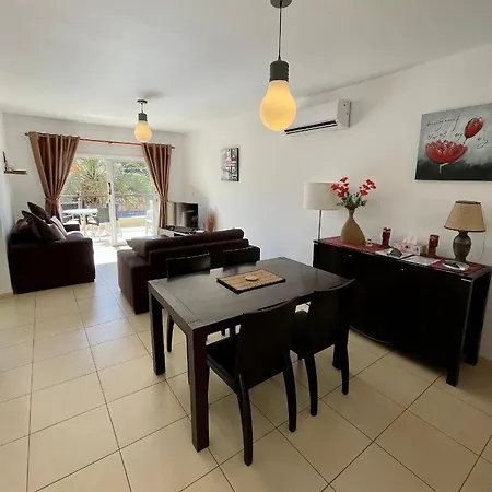 109 Queens Gardens, Apartman Paphos