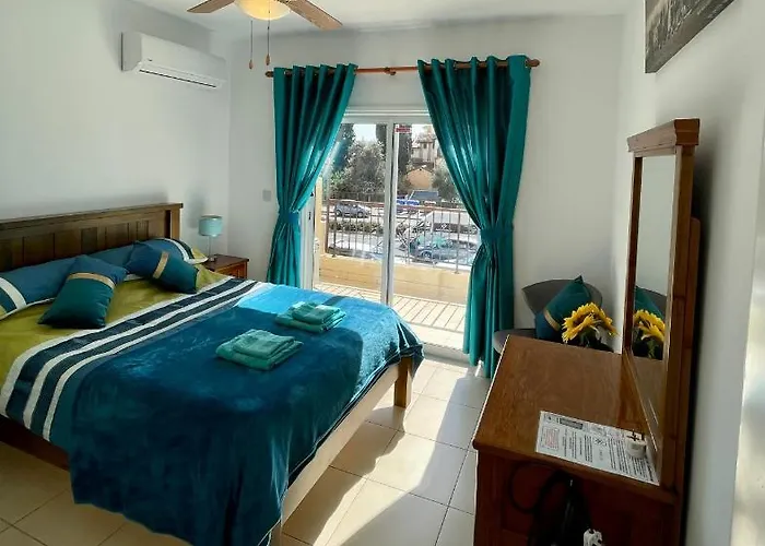 109 Queens Gardens, Pafos