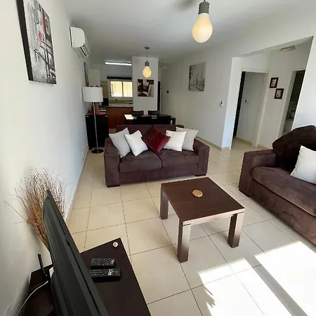 Apartment 109 Queens Gardens,