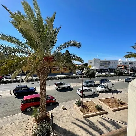 109 Queens Gardens, Paphos