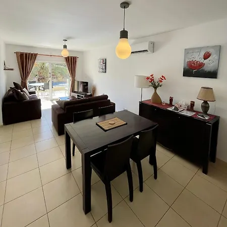 109 Queens Gardens, Apartament