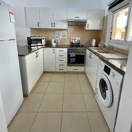 109 Queens Gardens, * Paphos