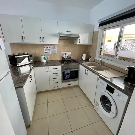 Daire 109 Queens Gardens, *