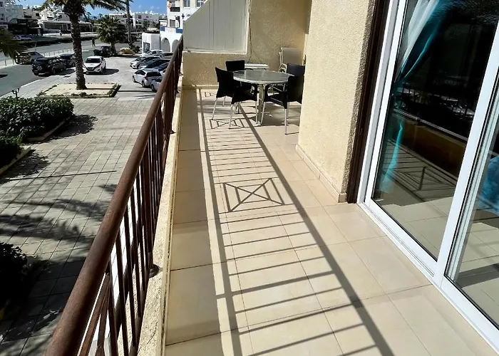 109 Queens Gardens, * Paphos