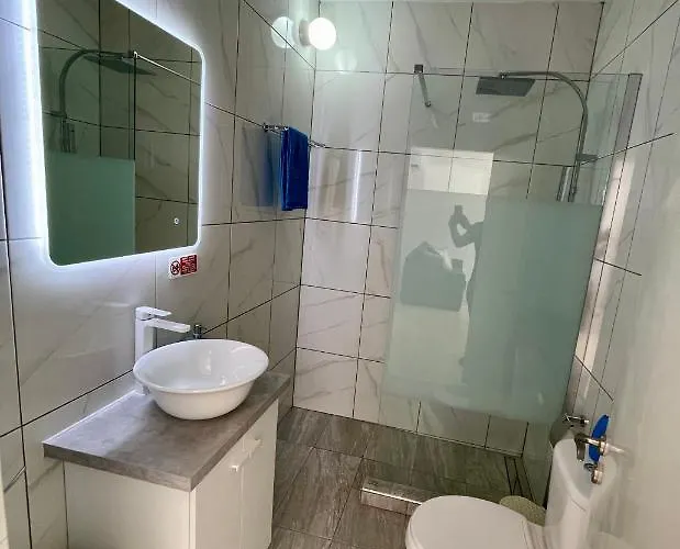 Apartment 109 Queens Gardens,