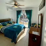 109 Queens Gardens, Pafos
